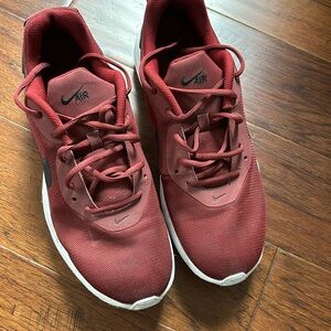 Maroon Nike Air Men’s Sneakers, Size 12